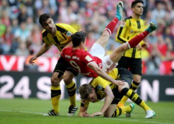 Aufstellungen: Teilnehmer: FC Bayern München Gegen Borussia Dortmund