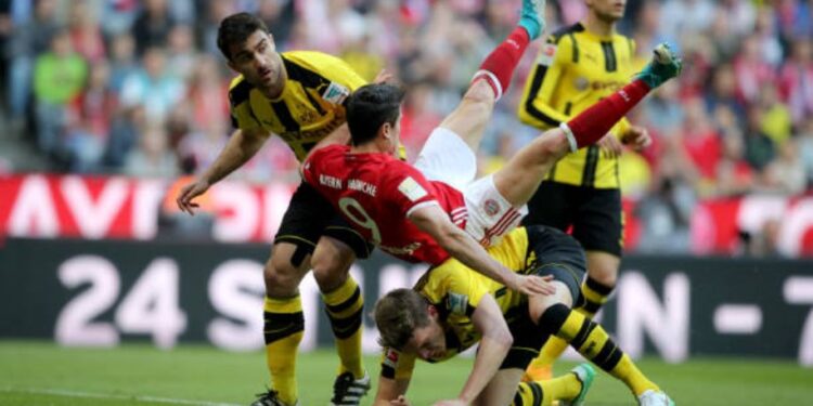 Aufstellungen: Teilnehmer: FC Bayern München Gegen Borussia Dortmund