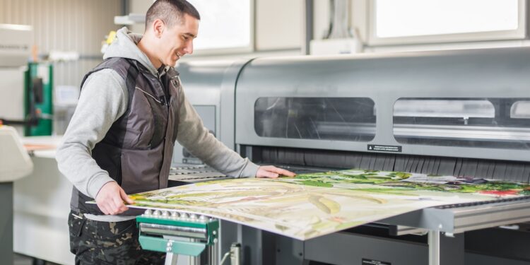 Sieben Fragen, die über die Wahl der Druckerei für große Auflagen entscheiden