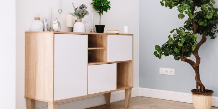 Ein stilvolles Sideboard als Blickfang – wie Sie Wohnbereiche mit einer eleganten Kommode aufwerten?